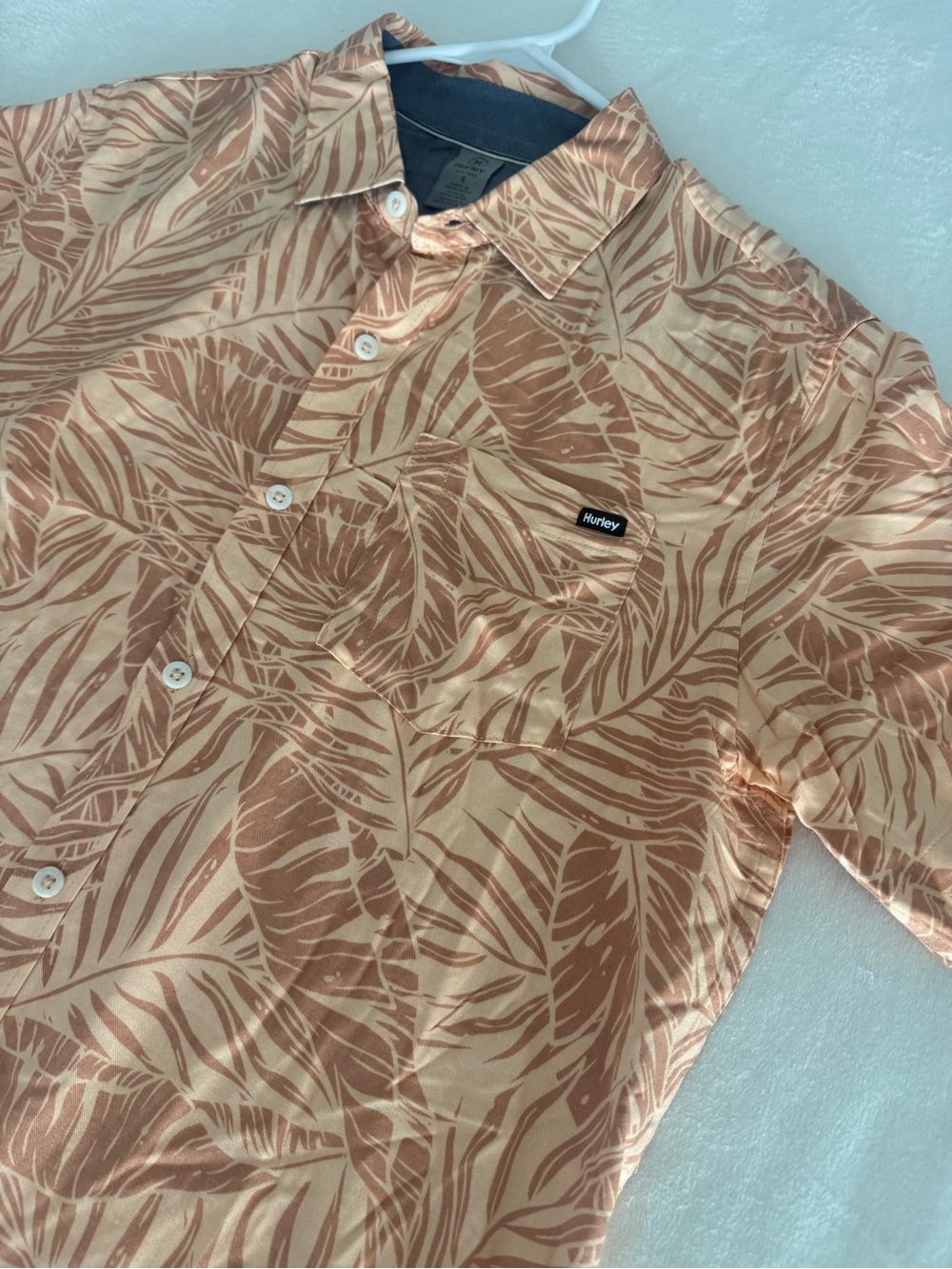 Hurley Men’s Peach Leaf-Print Short-Sleeve Button-Down Shirt